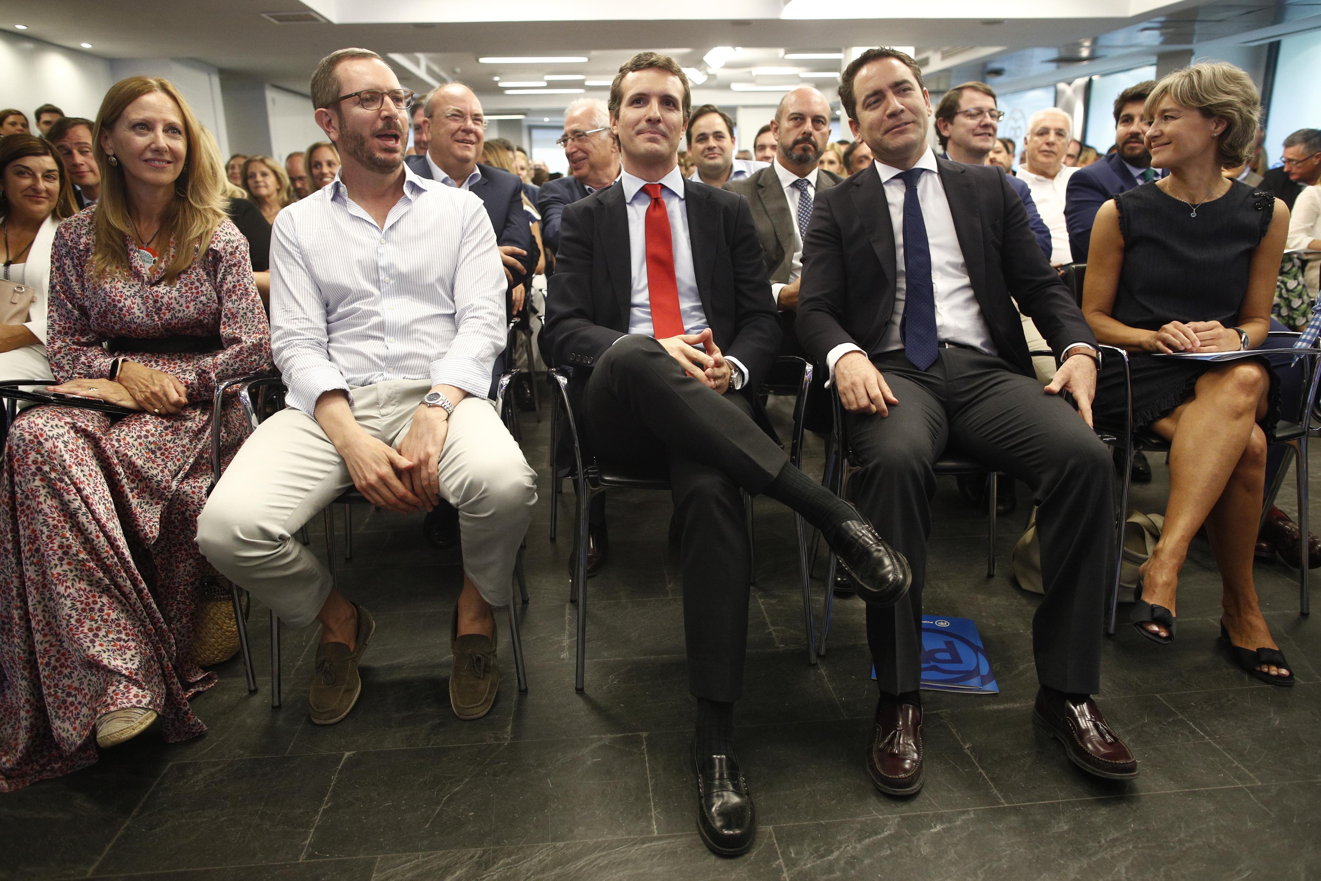 EuropaPress 2297820 (I D) Los vicesecretarios generales del PP Marta González y Javier Maroto; el presidente del partido Pablo Casado; el secretario general del Partido Popular Teodoro García Egea; y la vicesecreta