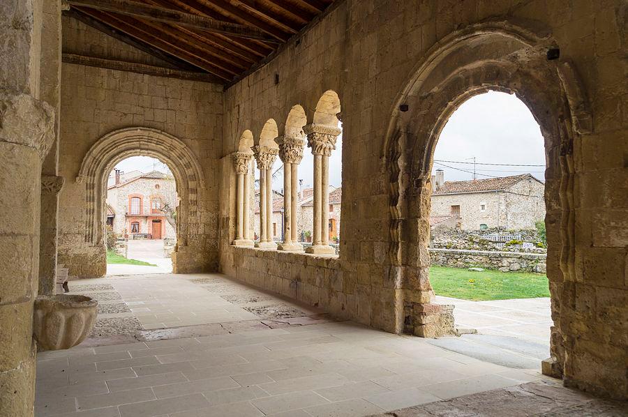 Interior de la Iglesia de Sotosalbos