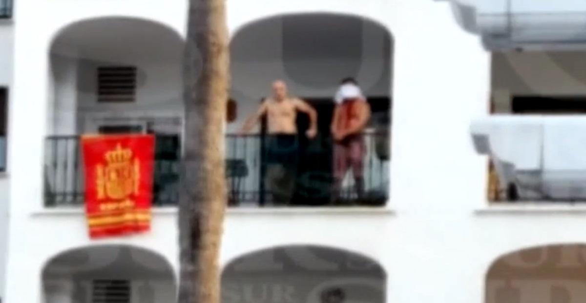 El hombre en el balcón amenaza a otro en un balcón de Málaga