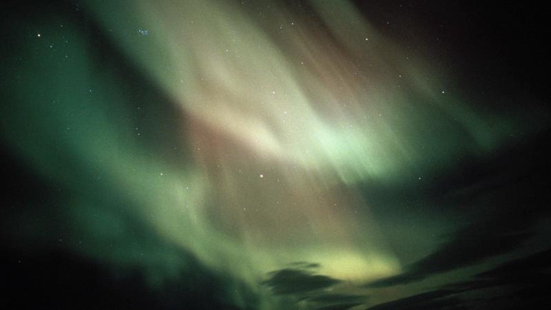 aurora boreal en vatnajokull islandia copy andoni canela