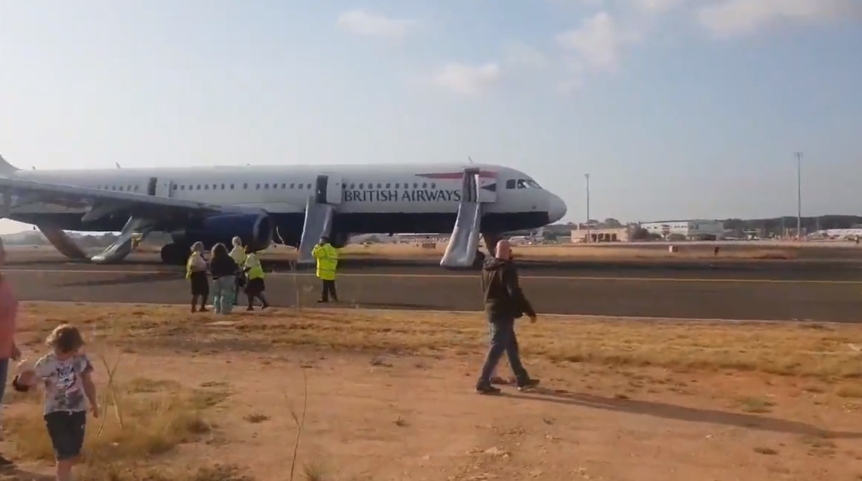 Imagen del avión ya aterrizado