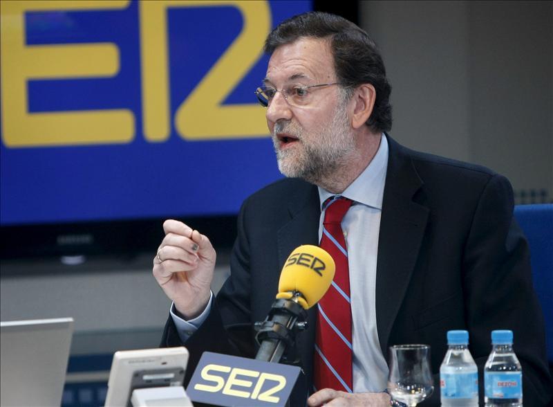 Cebrián pone en bandeja la SER a Rajoy para que 'venda' los datos del paro