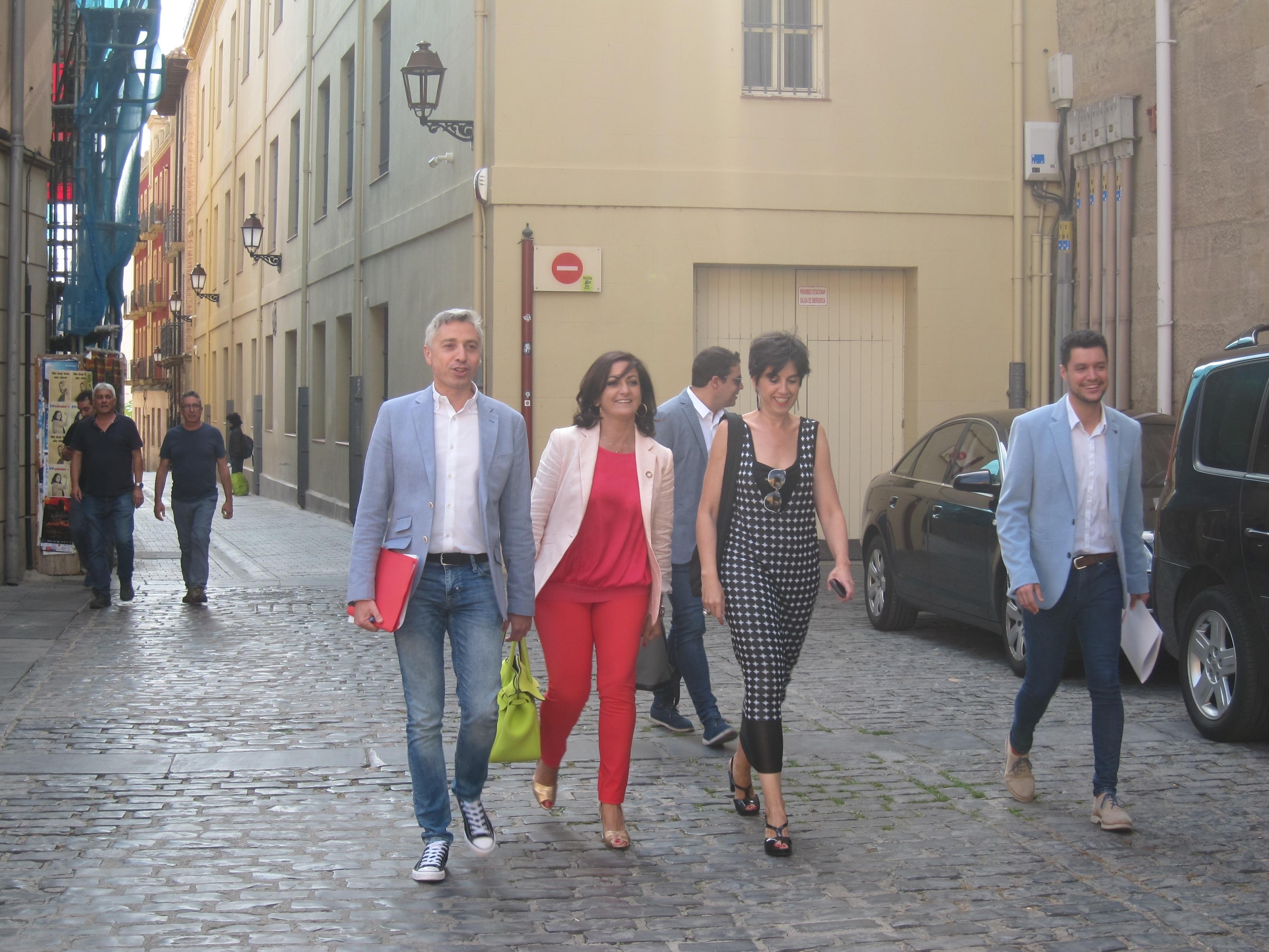 EuropaPress 2277164 Concha Andreu a su llegada al Parlamento de La Rioja