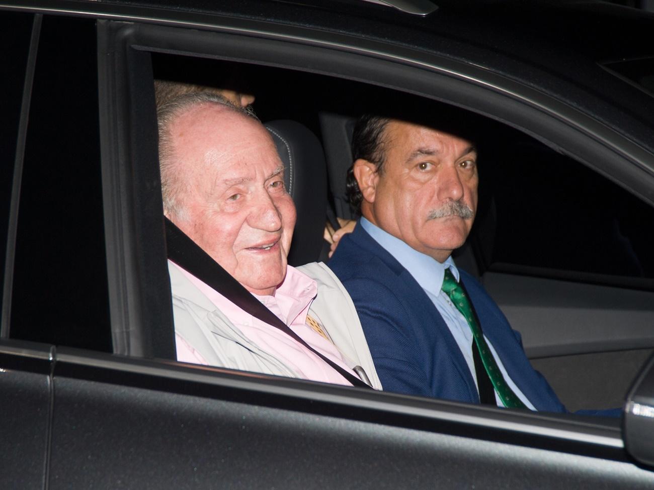 El Rey Don Juan Carlos a su llegada a la clínica Quirón de Madrid. 