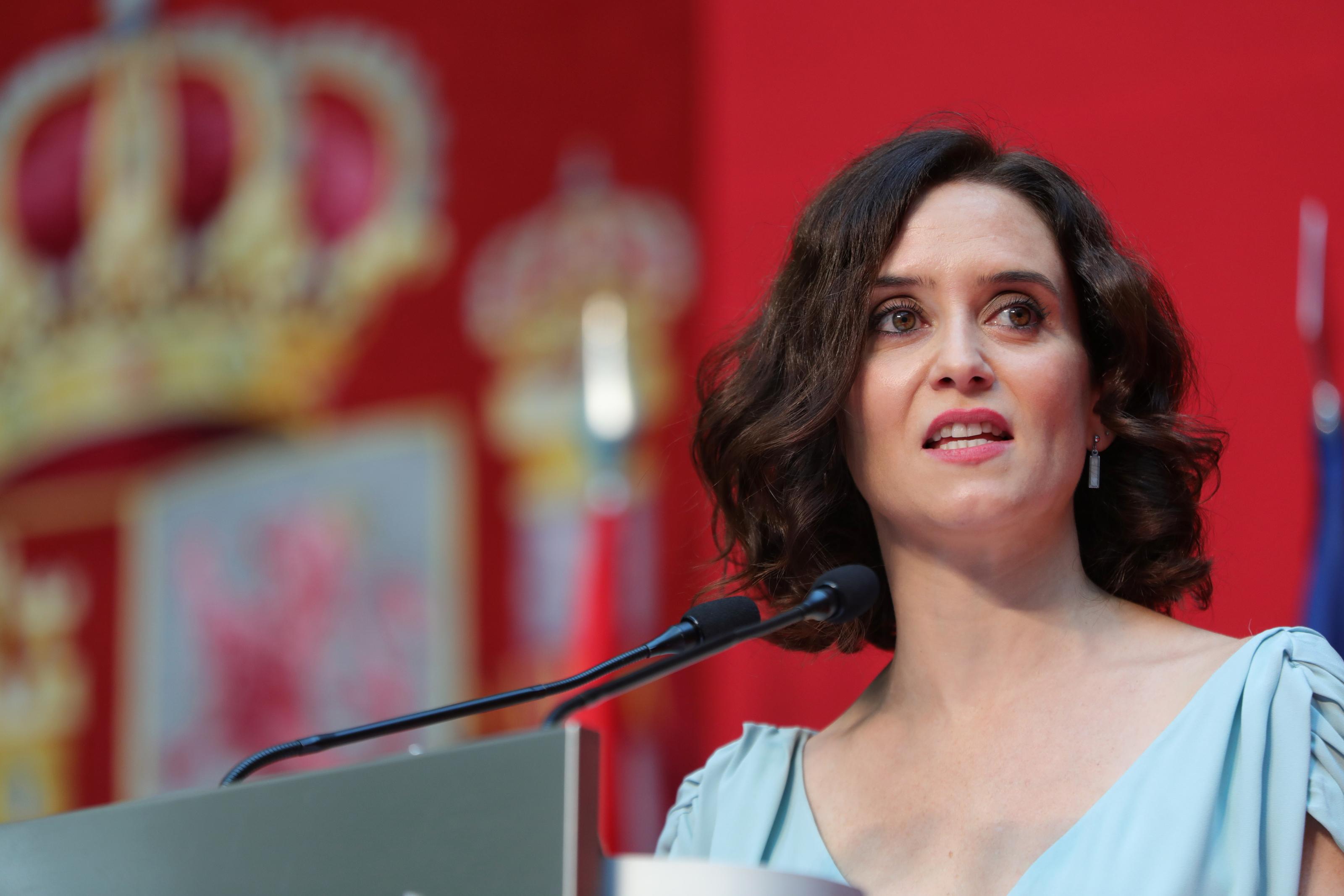  La presidenta de la Comunidad de Madrid Isabel Díaz Ayuso durante su intervención en el acto de toma de posesión de los consejeros del nuevo Ejecutivo del gobierno de la comunidad 