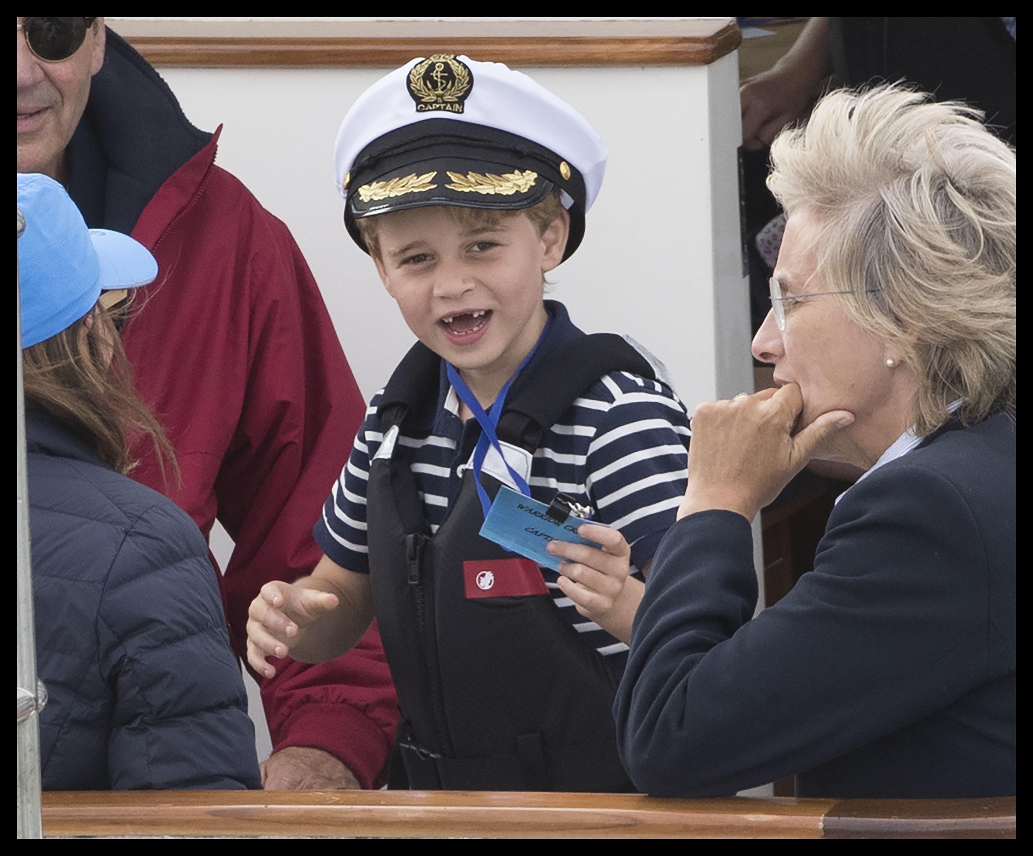 EuropaPress 2312963 08 08 2019 Cowes United Kingdom Prince George watches the Duke and Duchess of Cambridge taking part in The King's Cup sailing regatta in Cowes Isle of Wight United Kingdom (Stephen Lock  i I