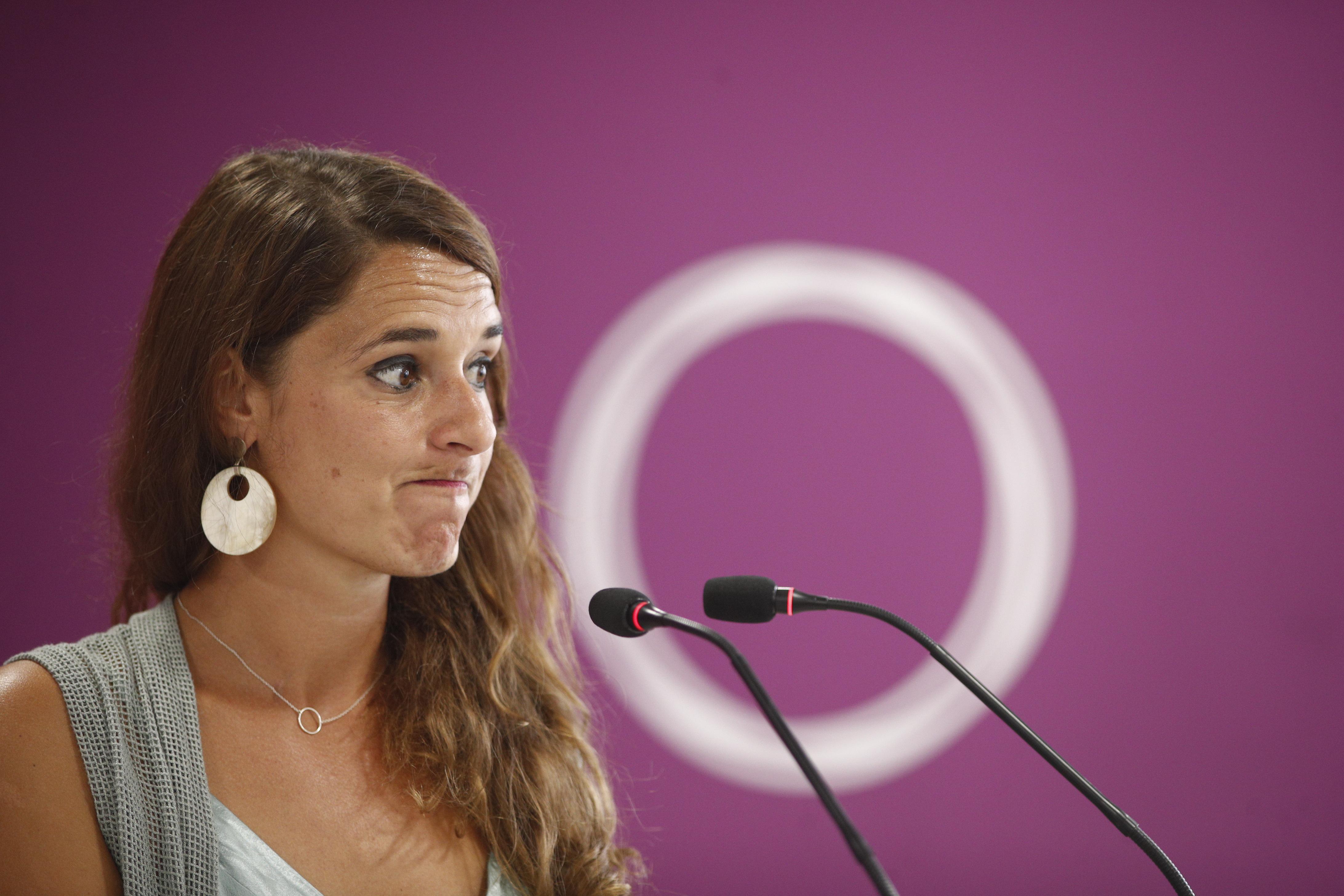 EuropaPress 2227465 La portavoz de Podemos y diputada de Unidas Podemos Noelia Vera ofrece declaraciones a los medios de comunicación tras la celebración del Consejo de Coordinación de Podemos 