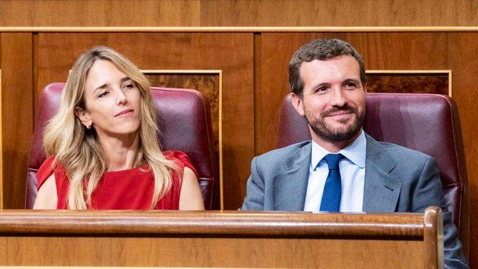 Pablo Casado, junto a Cayetana Álvarez de Toledo, en el Congreso. Twitter: @pablocasado_