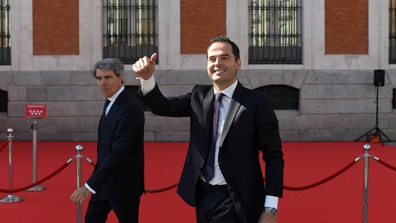 Ignacio Aguado y Ángel Garrido en la Puerta del Sol. Cs