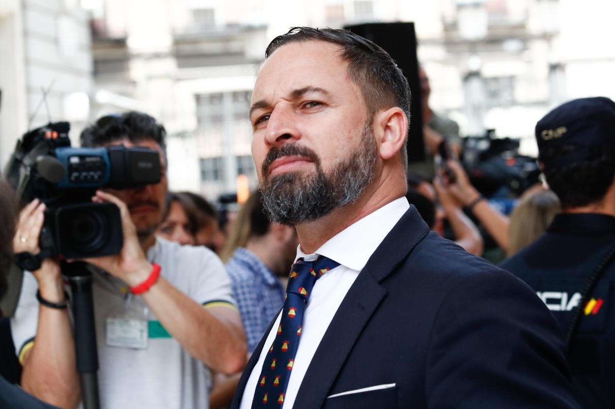 El presidente de Vox, Santiago Abascal, a la salida de la sesión de la primera investidura fallida del candidato socialista a la Presidencia del Gobierno. 