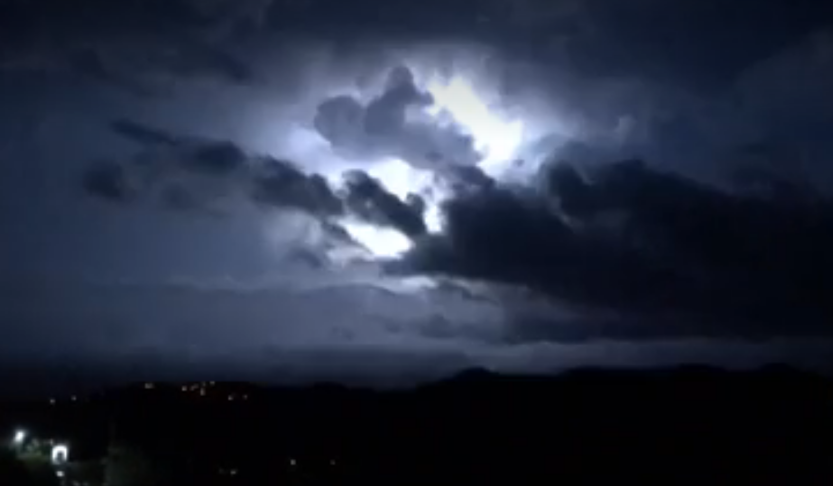 Alerta por la gota fría en Cataluña, caen más de 36.000 rayos durante una tormenta nocturna. laSexta