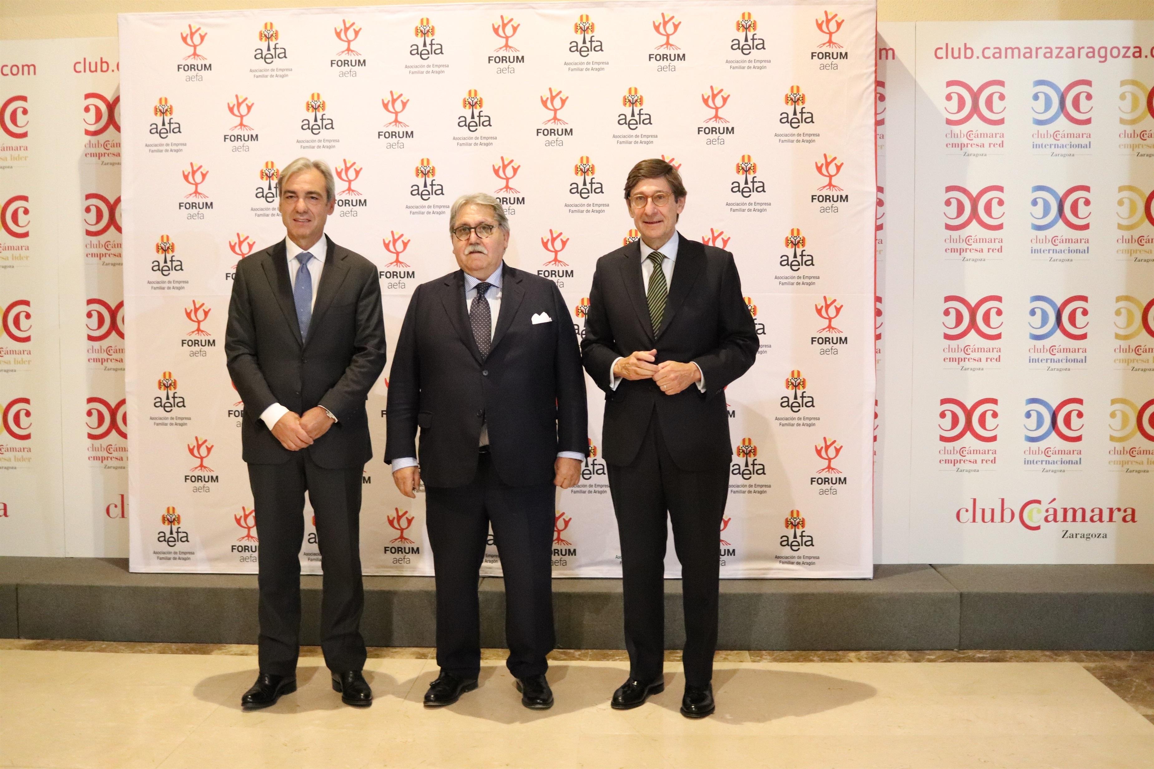 l presidente de AEFA, Alfonso Sesé; el presidente de la Cámara de Zaragoza, Manuel Teruel, y el presidente de Bankia, José Ignacio Goirigolzarri.
