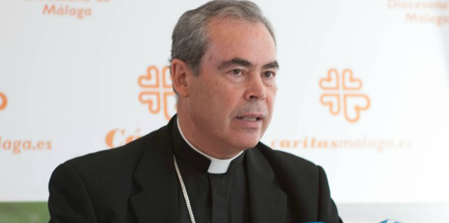 El Ayuntamiento de Estepona (PP) dedica una calle al obispo homófobo de Málaga