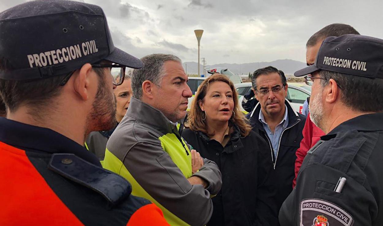 Los consejeros Elías Bendodo y Carmen Crespo, en su visita de ayer a Almería.