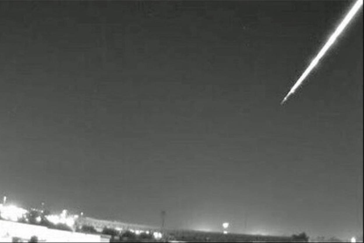 Instantánea del asteroide que cruzó anoche los cielos andaluces. SMART