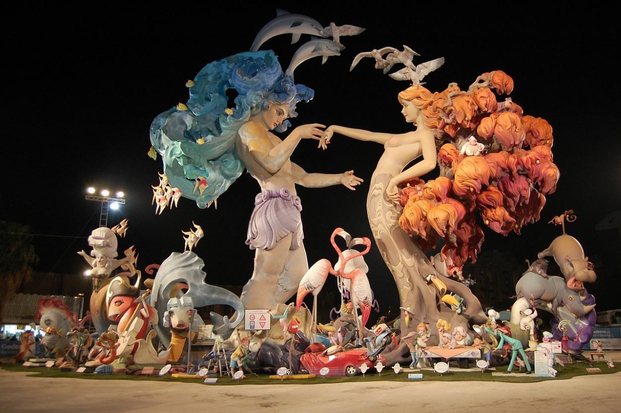 Un ninot de las Fallas de Valencia. Pixabay