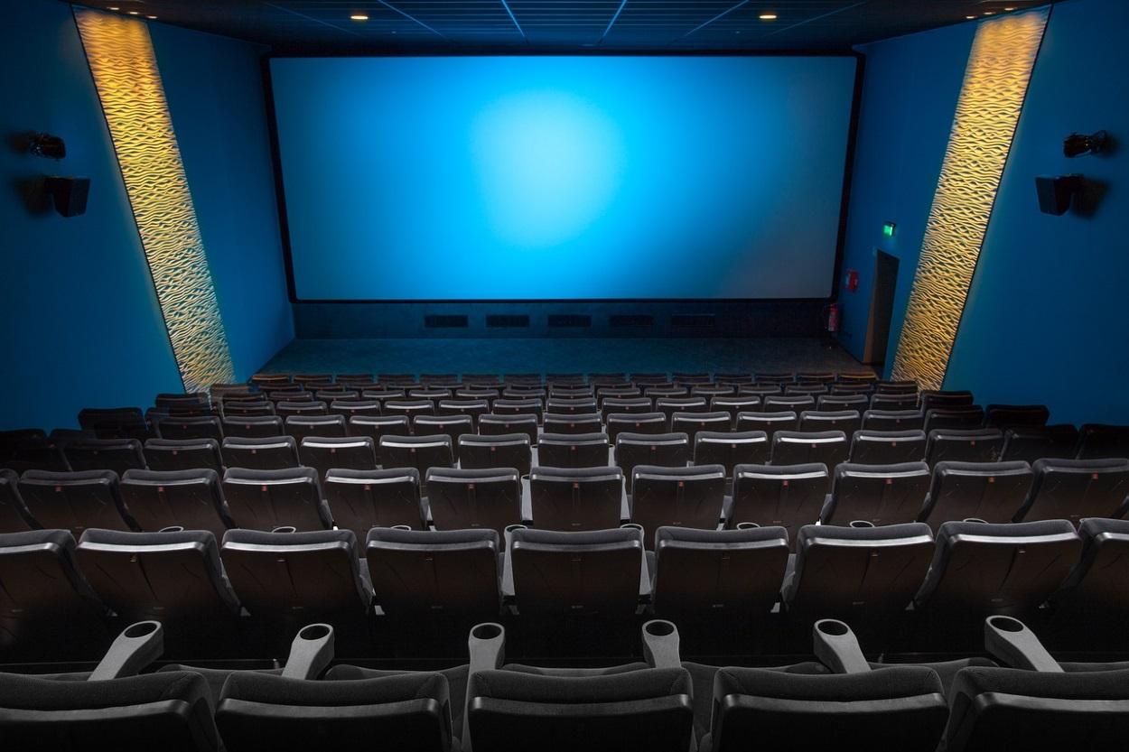 Vista de una sala de cine por dentro. Pixabay