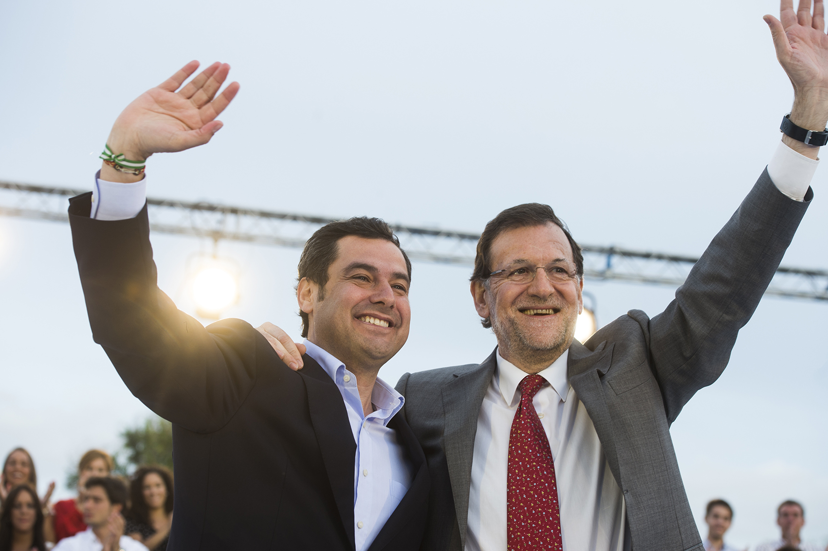 Rajoy pincha en Sevilla: tuvieron que quitar sillas para tapar el vacío