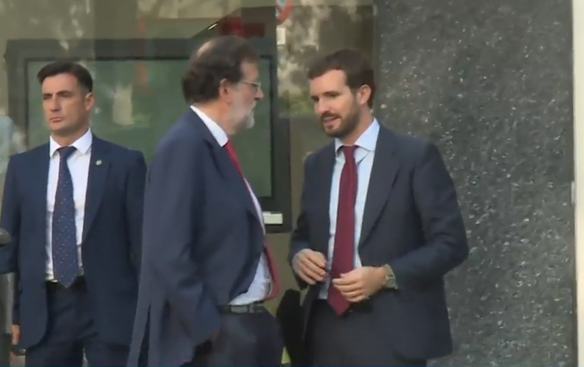 Mariano Rajoy y Pablo Casado en un encuentro fuera de Génova. laSexta