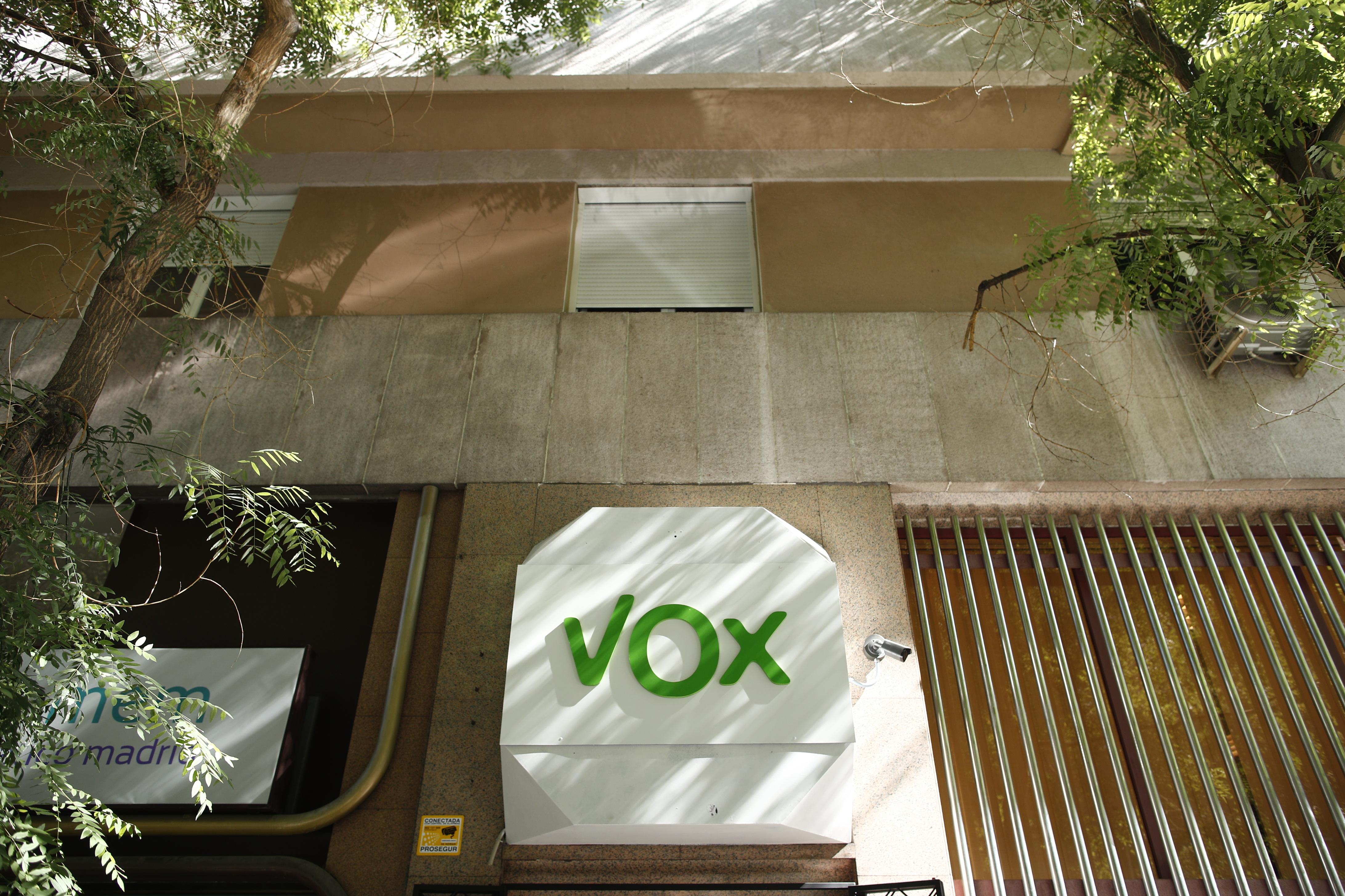 Sede de VOX en Madrid con el logotipo del partido 