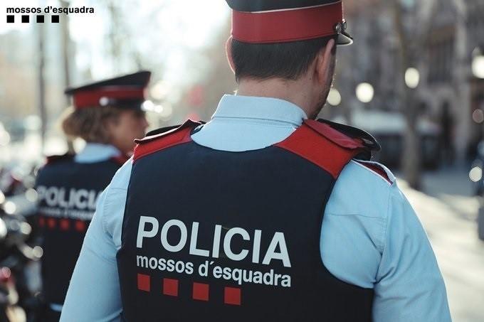  Agentes de patrulla de los Mossos d'Esquadra en una imagen de archivo 