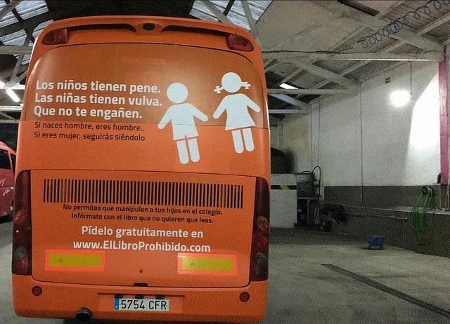 Autobús de Hazte Oír contra menores transexuales