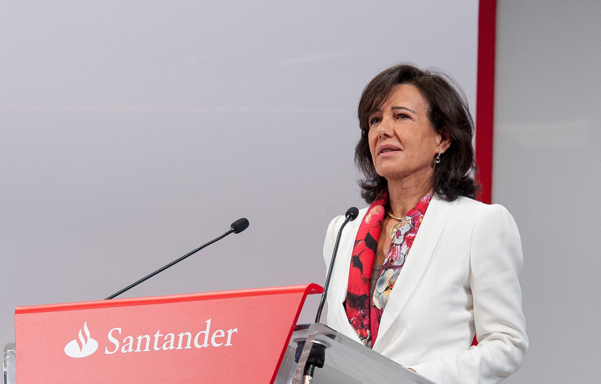 Santander modifica la retribución de sus prejubilados