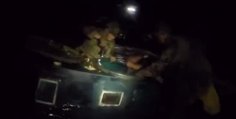 Guardacostas estadounidenses interceptan un submarino de narcotraficantes