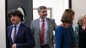 El diputado del PP Juan José Cortés acude a la reunión del Grupo Parlamentario Popupar. Europa Press