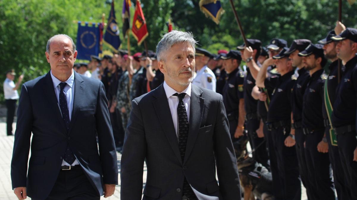 El ministro del Interior, Fernando Grande Marlaska, y el director general de la Policía, Francisco Pardo Piqueras. Interior