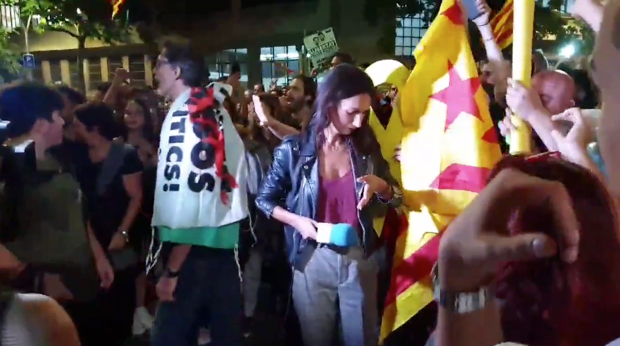 Laila Jiménez es agredida en Barcelona por independentistas. Twitter