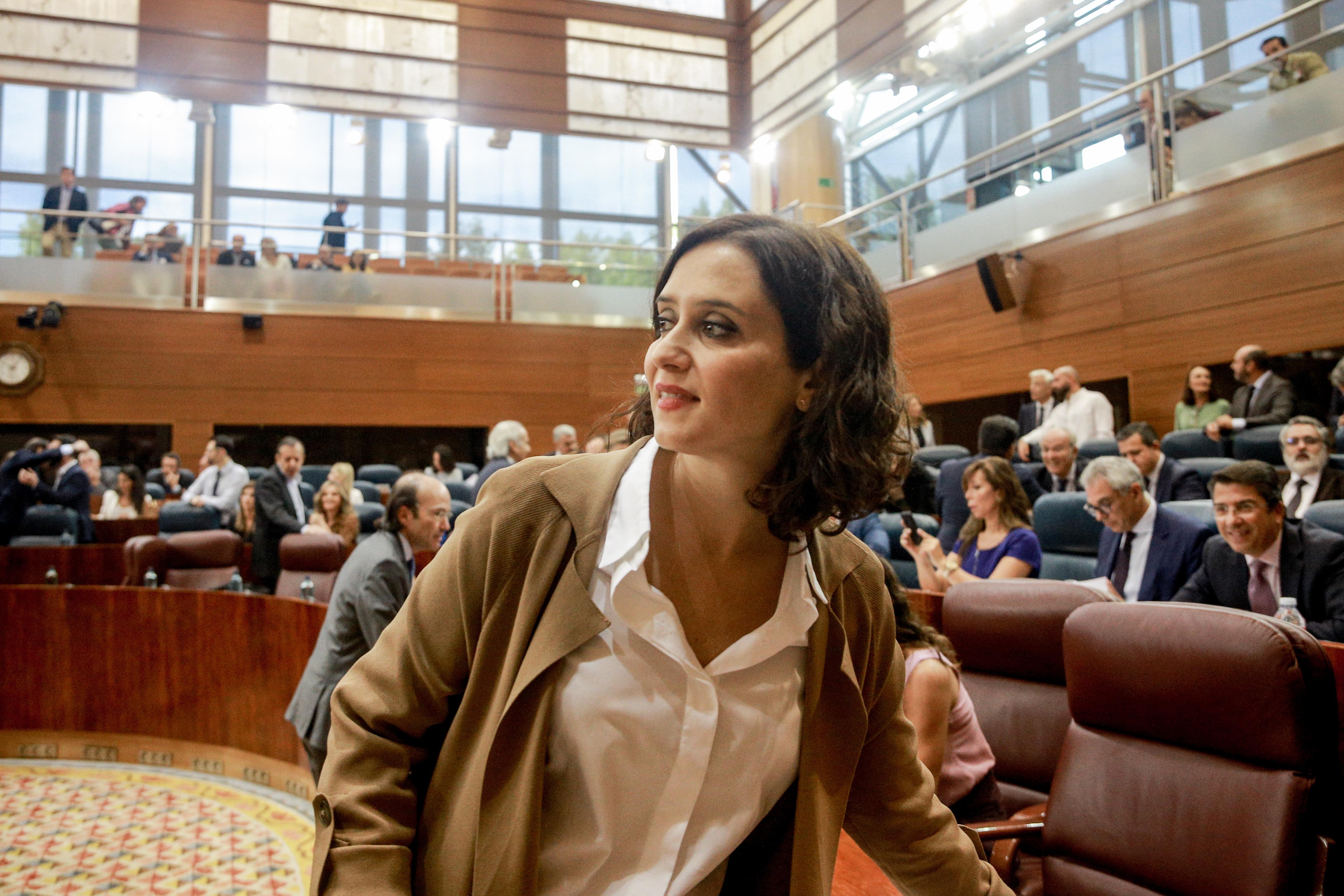 La presidenta de la Comunidad de Madrid Isabel Díaz Ayuso llega a la Asamblea de Madrid para una sesión plenaria en Madrid. EP