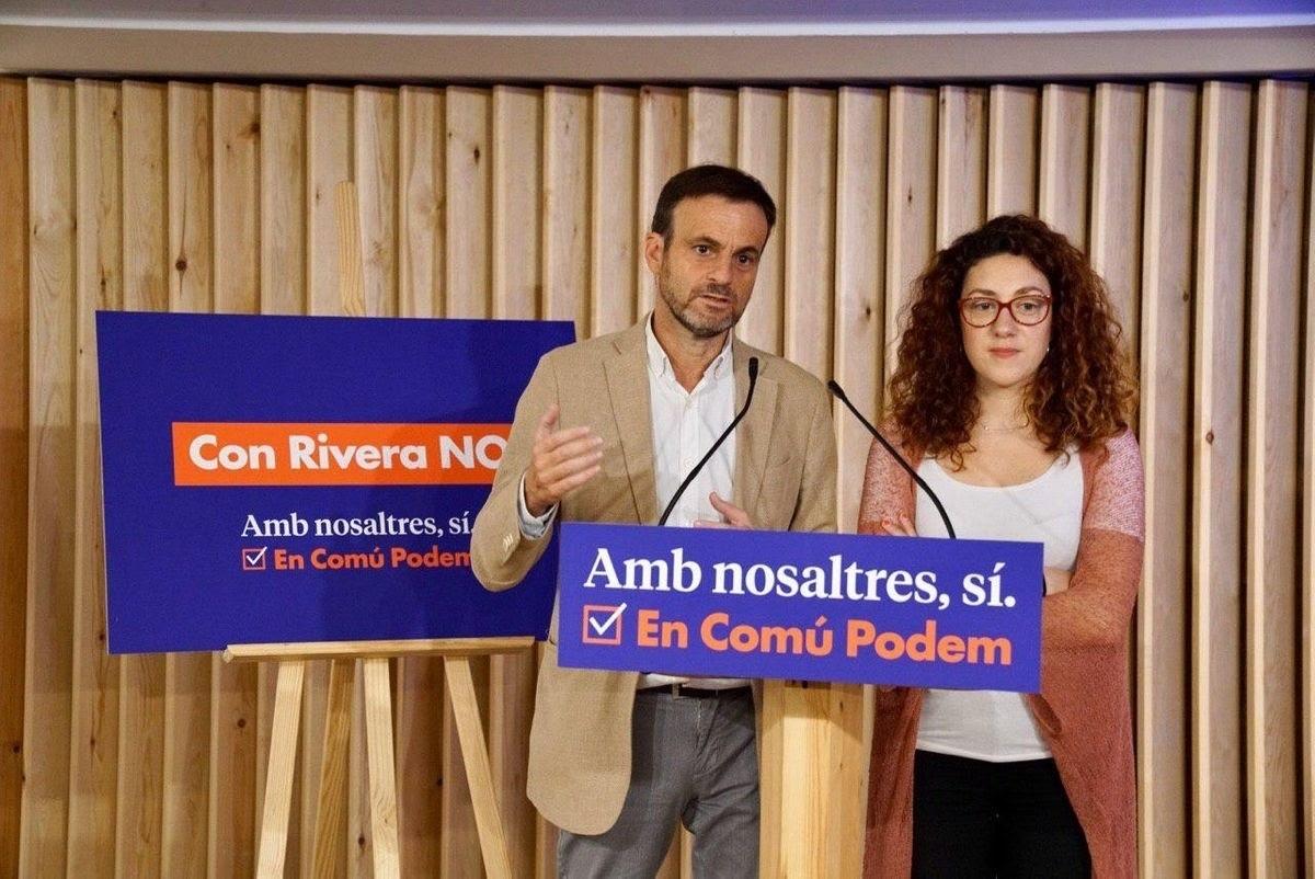 El portavoz de ECP Jaume Asens y la candidata de ECP al Congreso Aina Vidal