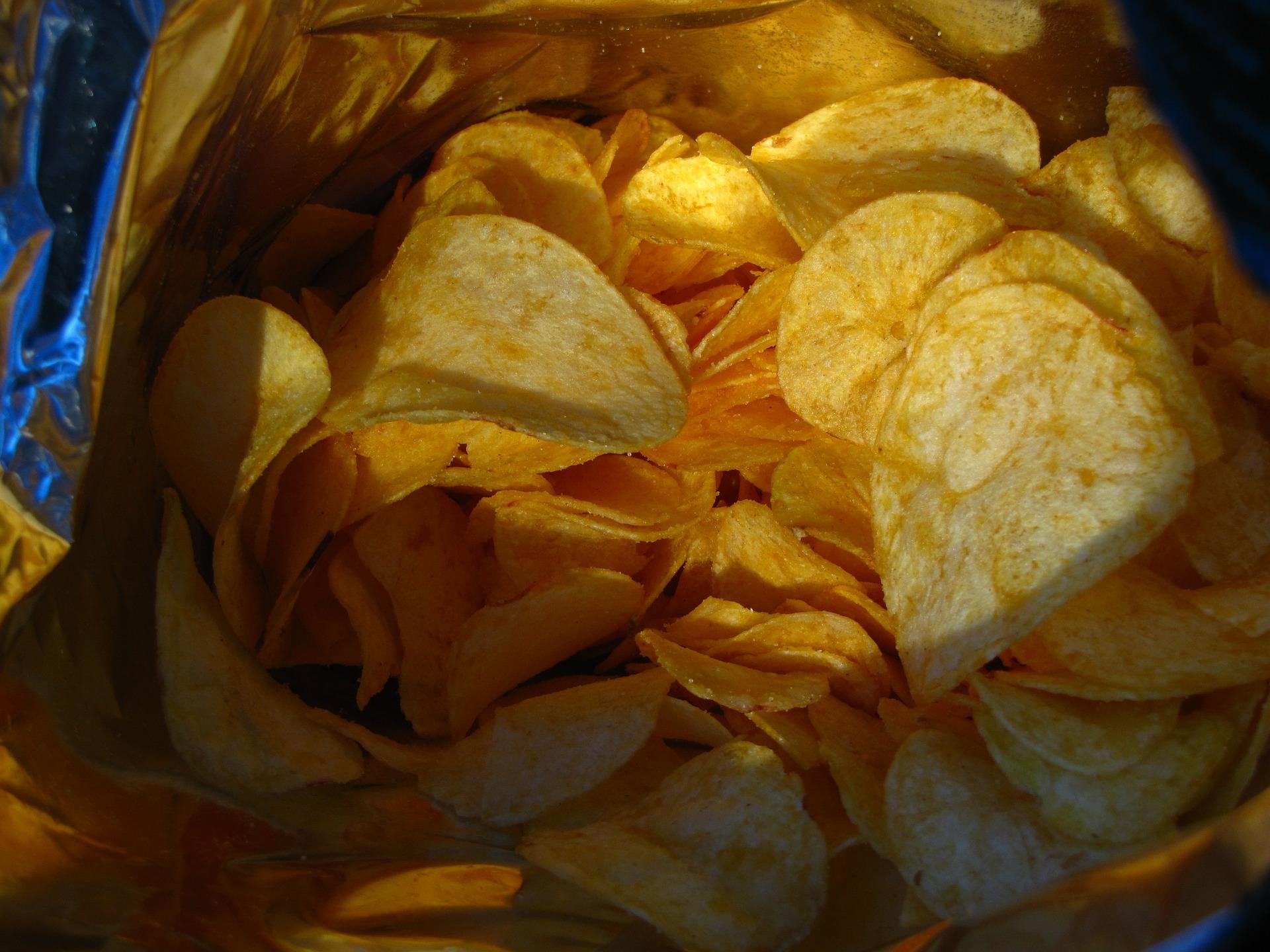 Patatas fritas de bolsa. Fuente: Pixabay.