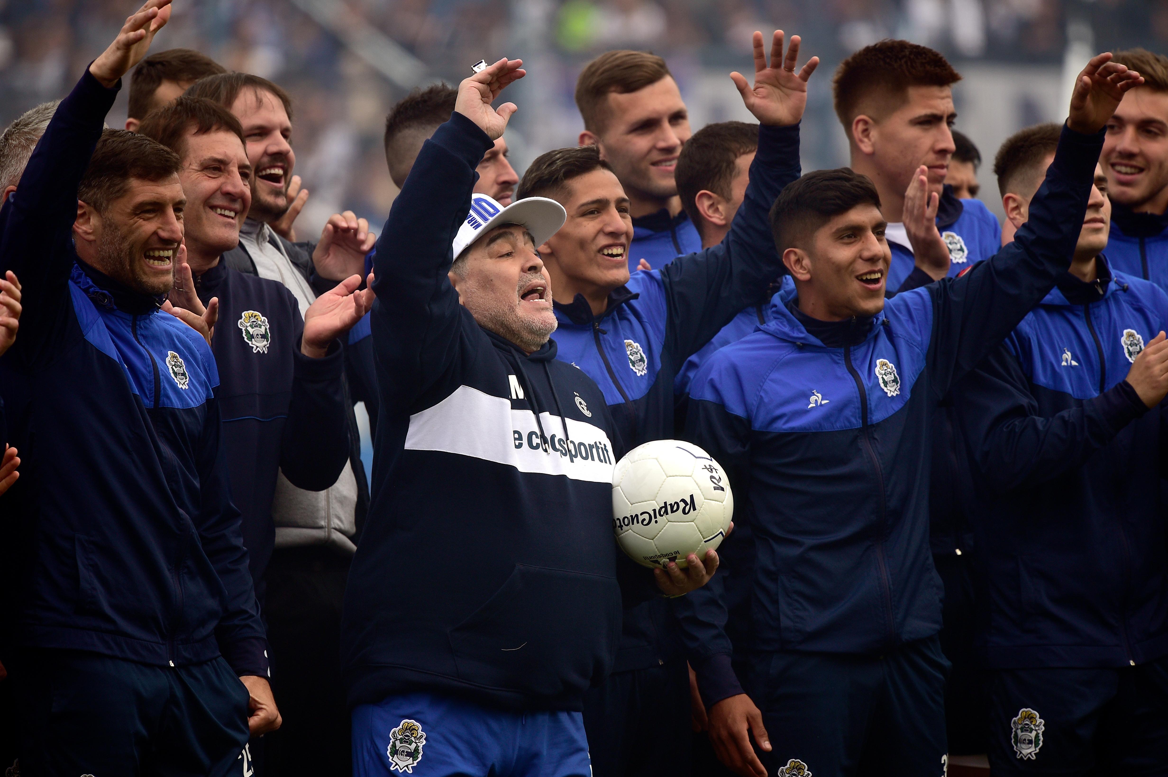 Diego Armando Maradona en su presentación como nuevo entrenador de Gimnasia La Plata