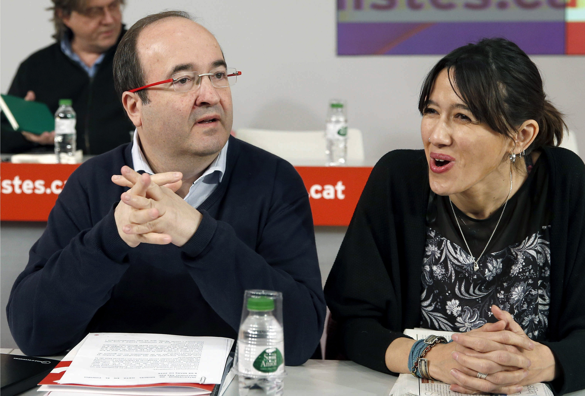 El primer secretario del PSC, Miquel Iceta, acompañado por la alcaldesa de Santa Coloma de Gramanet, Nuria Parlón, durante la reunión del Consejo Nacional del partido el 6 de marzo pasado. 