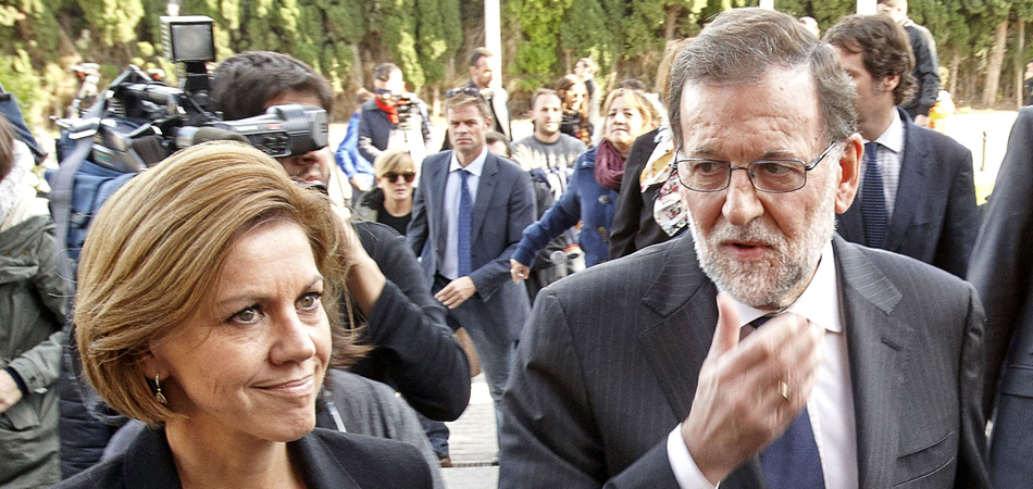 María Dolores de Cospedal y Mariano Rajoy a su llegada al Tanatorio Municipal de Valencia