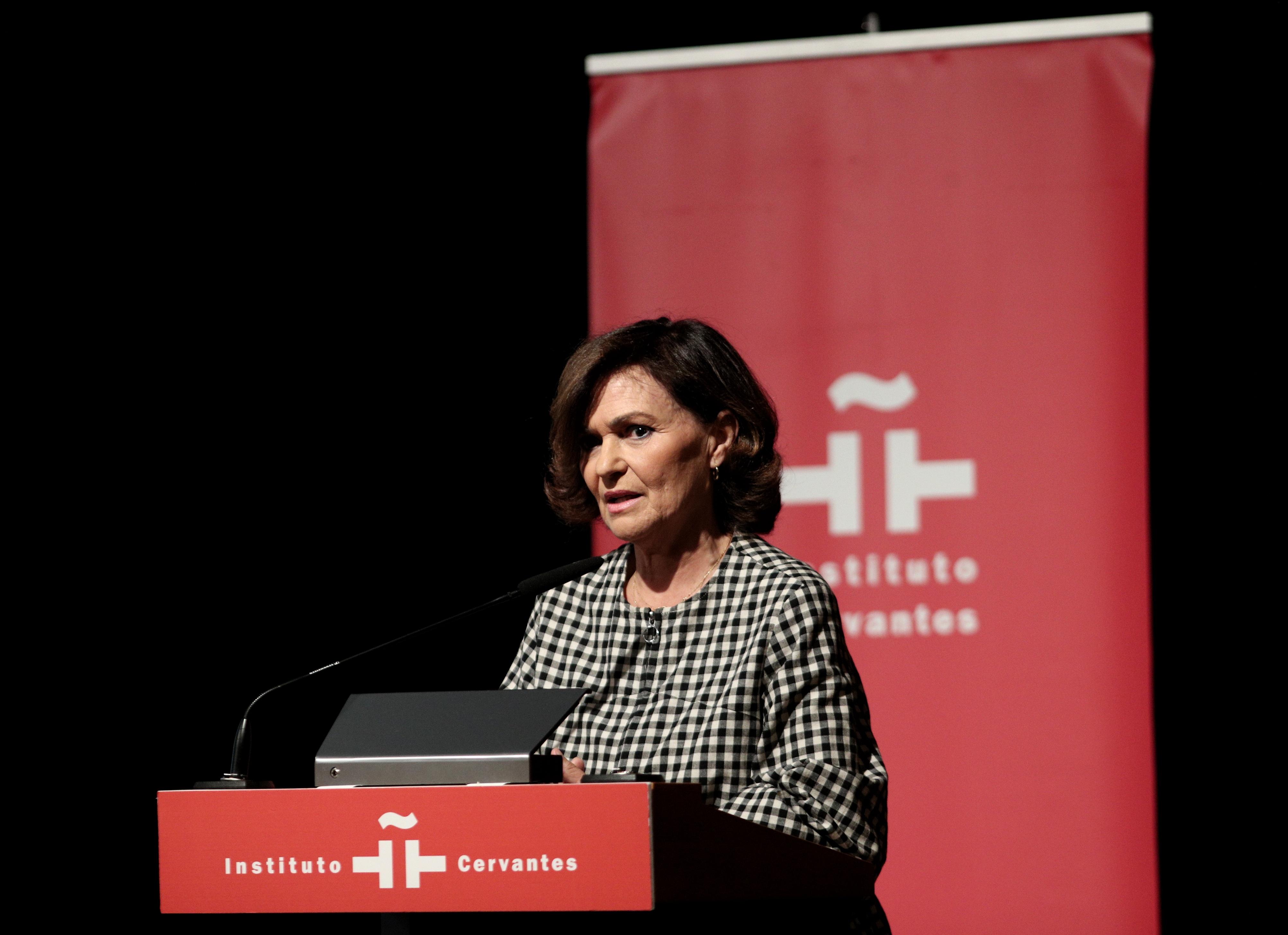 La vicepresidenta del Gobierno en funciones Carmen Calvo interviene en el homenaje ofrecido al grupo humorístico argentino Les Luthiers