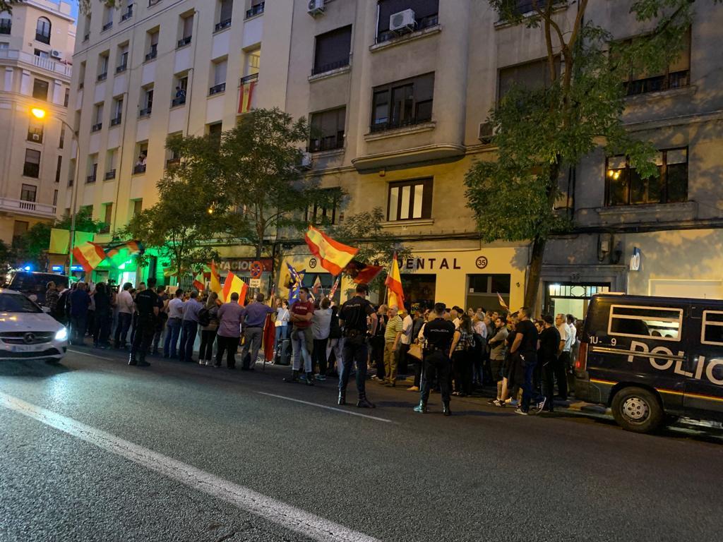 Fracaso de la concentración franquista frente a la sede del PSOE en Ferraz (Madrid)