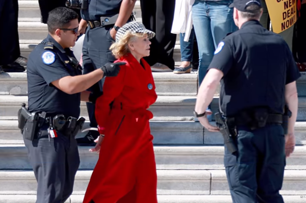 Jane Fonda en el momento de su detención. 