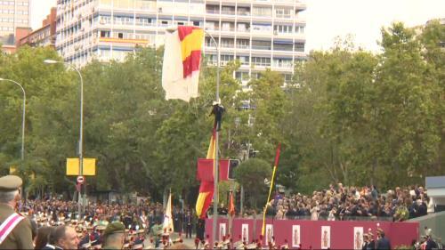 El tuit de los independentistas riéndose del paracaidista que se golpeó con la farola en Madrid. EP