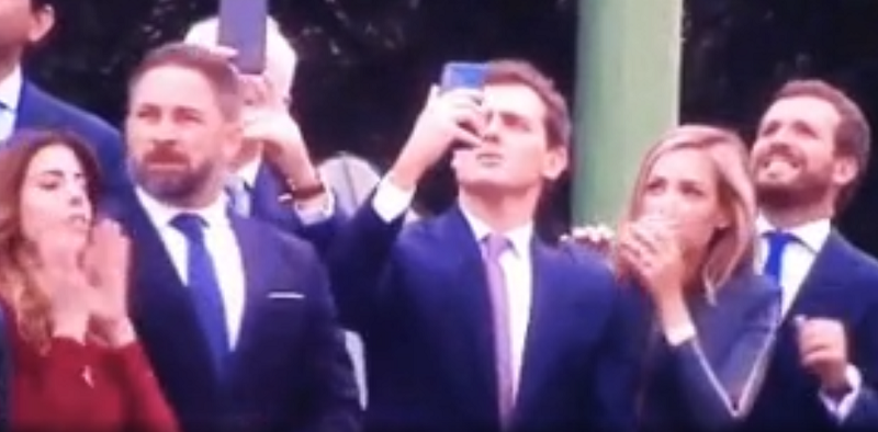 Santiago Abascal, Albert Rivera y Pablo Casado durante el desfile del 12 de Octubre.