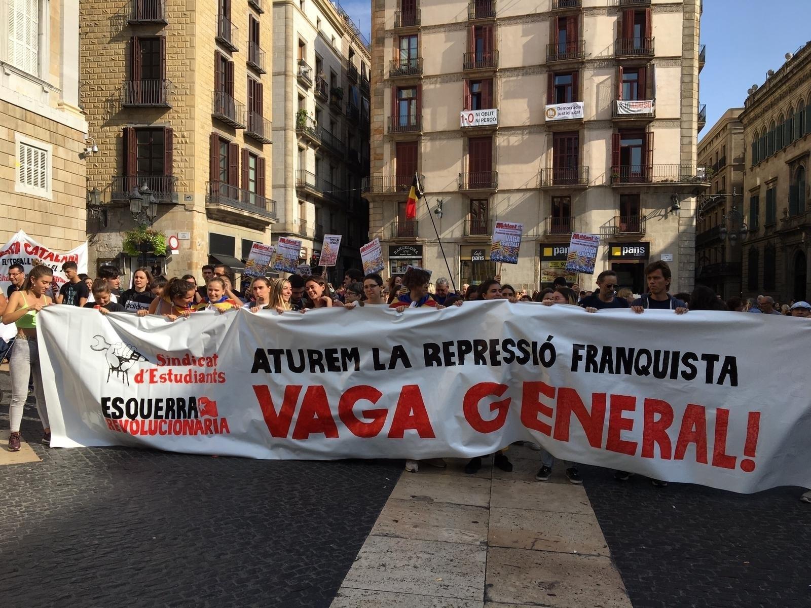 Protesta en la plaza Sant Jaume de Barcelona tras la sentencia. Fuente: EP.