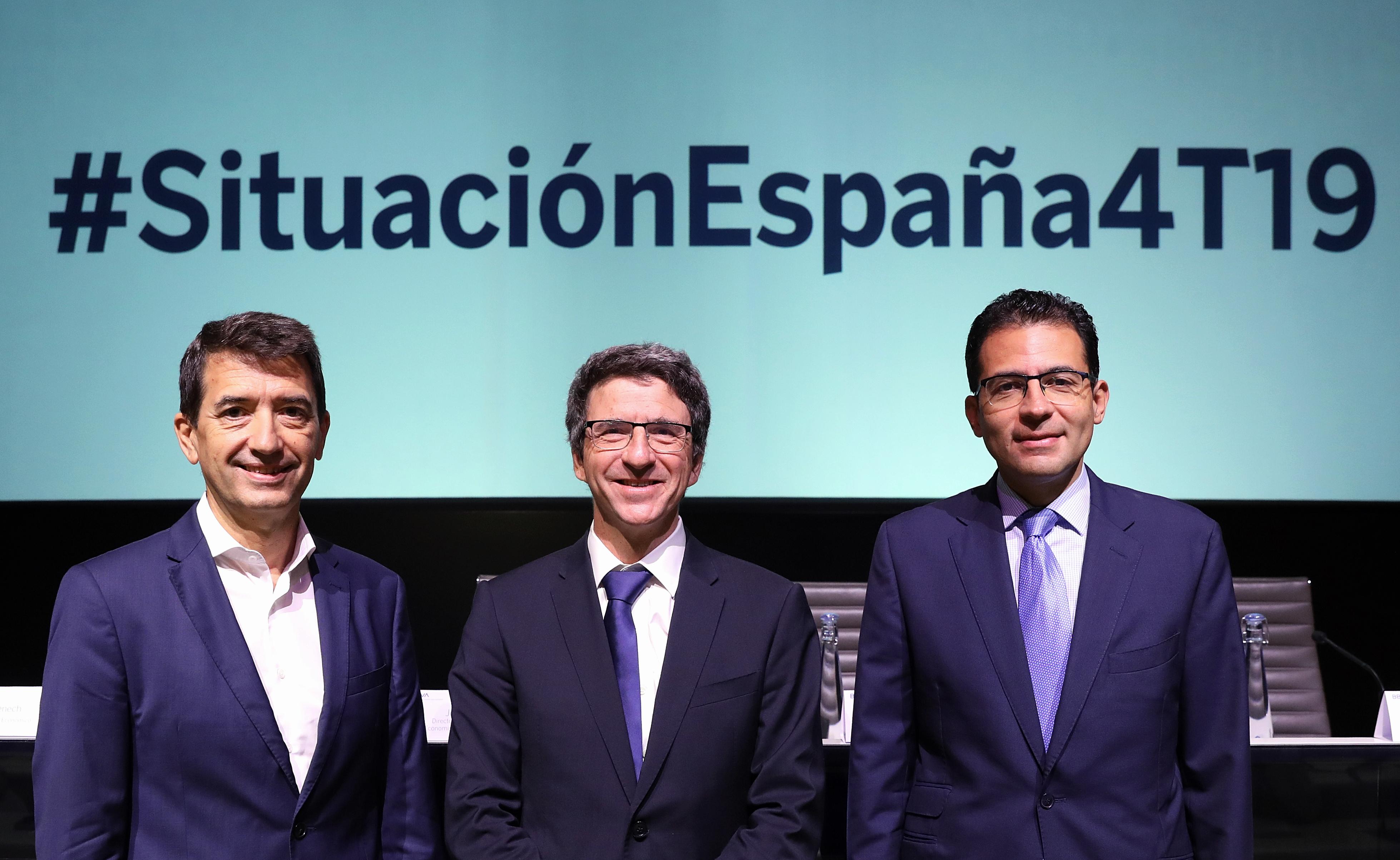 Jorge Sicilia, director de BBVA Research; Rafael Doménech, responsable de Análisis Económico y Miguel Cardoso, economista jefe de BBVA Research en España en la presentación del informe "Situación España"