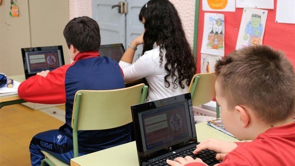 Menos de la mitad de los profesores utiliza libros de texto para preparar sus clases. Foto UGT