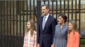 La familia Real en su llegada a Oviedo posando para los medios. Youtube