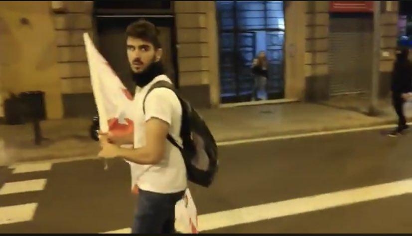 Difunden la imagen de uno de los nazis que ha agredido brutalmente a un independentista. Twitter