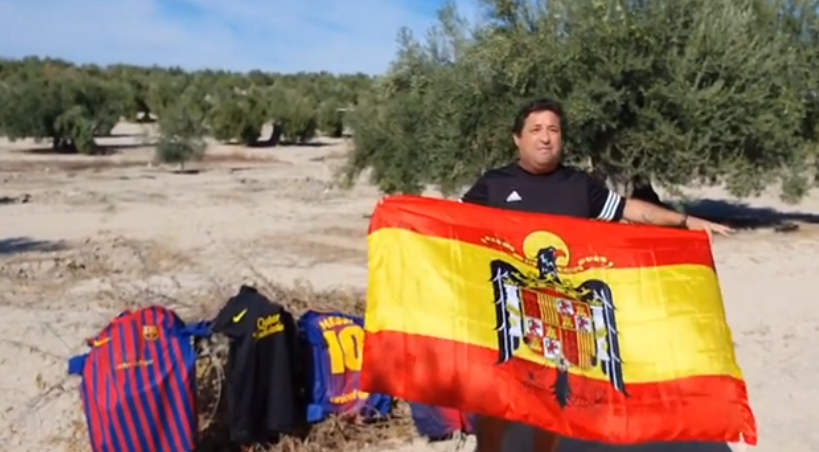 Presidente de Vox en Cazalilla que quema camisetas del FC Barcelona