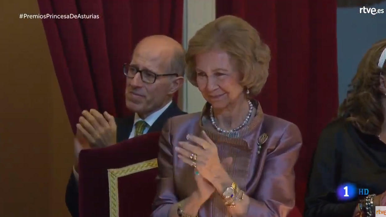 La reina Sofía emocionada al escuchar a su nieta