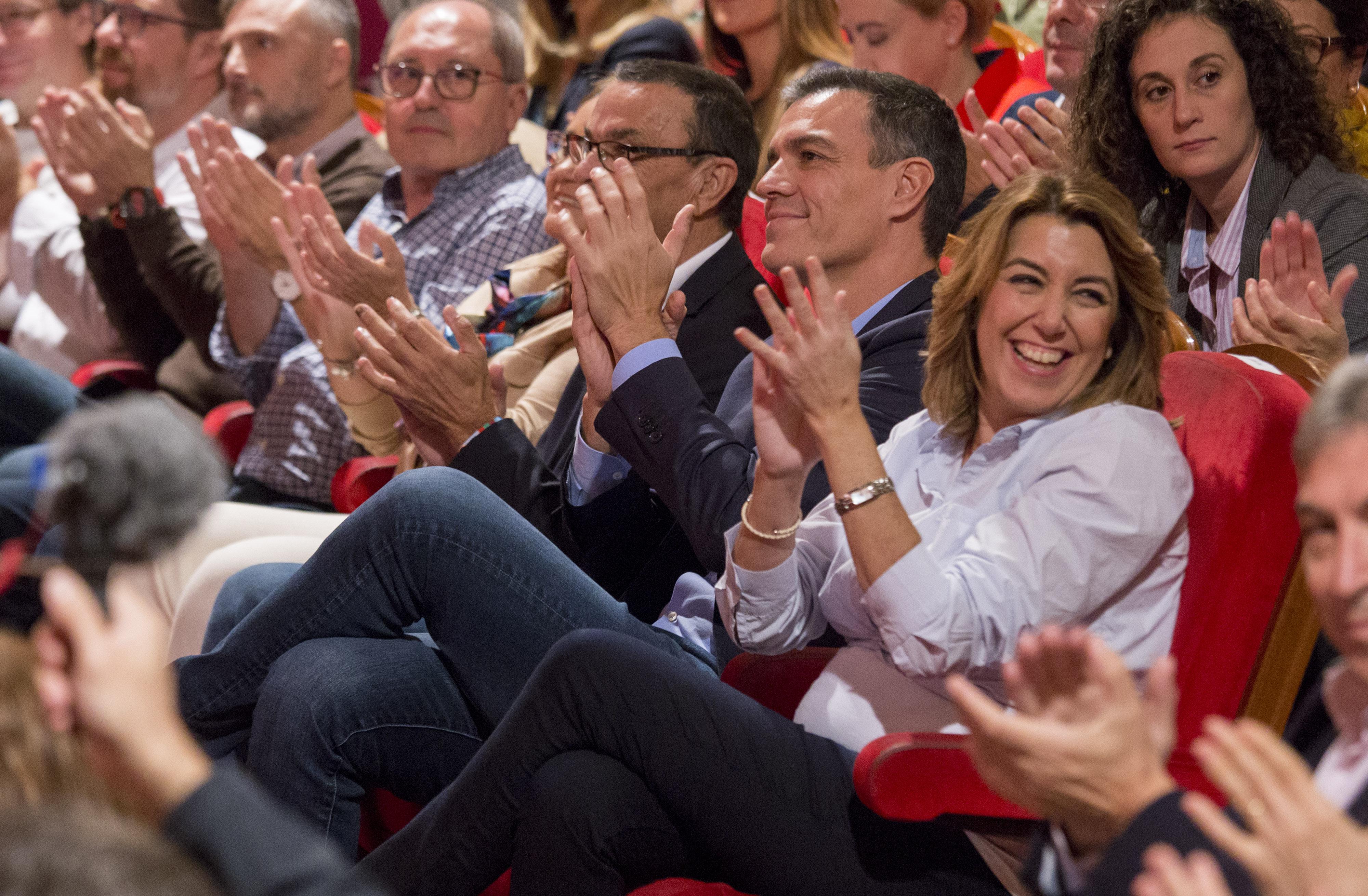 El secretario general del PSOE y presidente del Gobierno en funciones Pedro Sánchez junto a la secretaria general del PSOE Andalucía Susana Díaz. EP